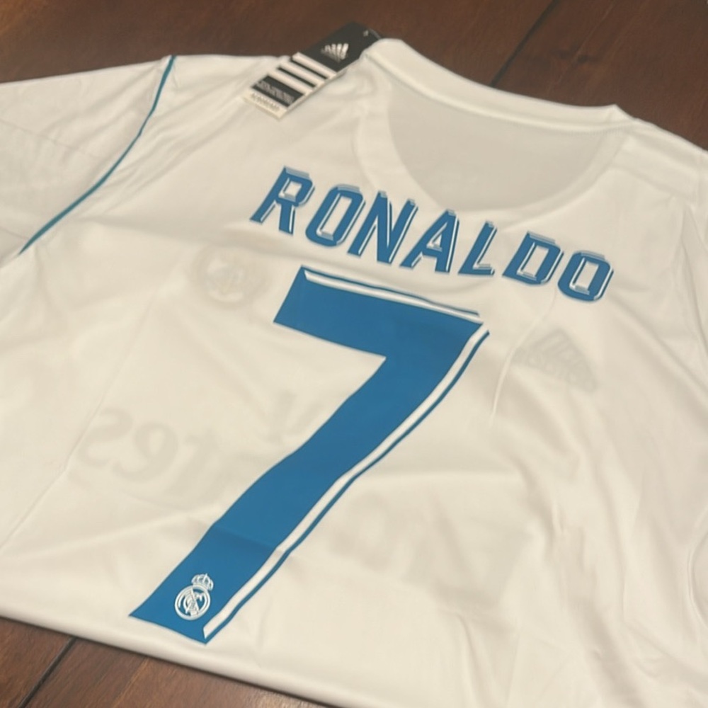 RONALDO #7 CR 7 Real Madrid Home Jersey  Fits LARGE /XL Slim FitSoccer